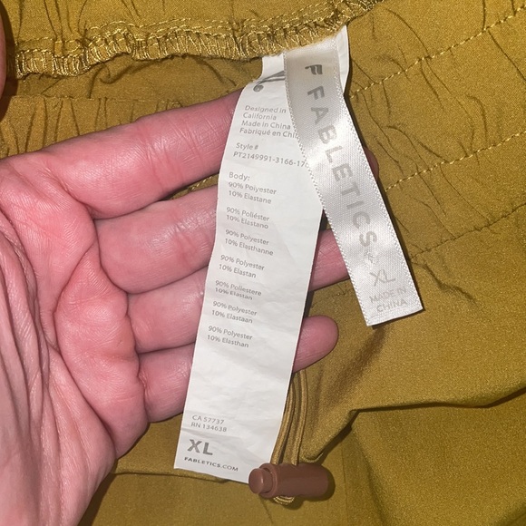 BNWOT Fabletics Eleanor Cargo Track Pant, Women’s XL - Picture 4 of 7